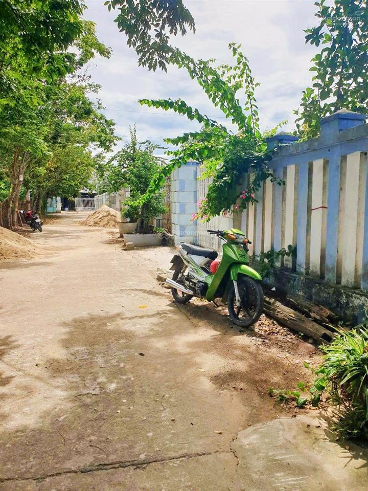 Nhà diên phú, sát bên uỷ ban xã diên phú cách ql1a 80m giá 2,850 tỷ