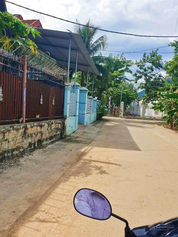 Nhà diên phú, sát bên uỷ ban xã diên phú cách ql1a 80m giá 2,850 tỷ