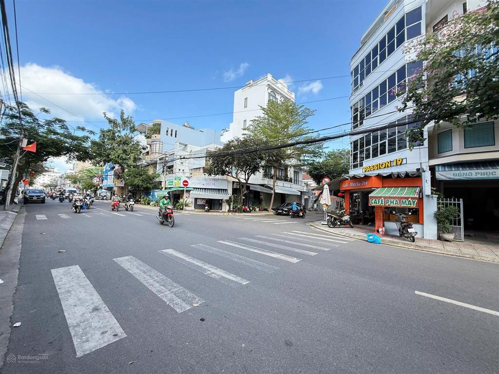 Nhà 3 tầng mặt tiền nguyễn trãi   ngang dài 9m * cách biển trần phú 900m. giá  36 tỷ