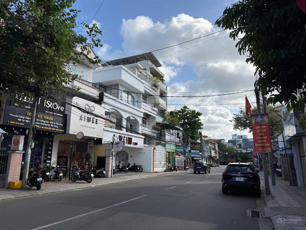 Nhà 3 tầng mặt tiền nguyễn trãi   ngang dài 9m * cách biển trần phú 900m. giá  36 tỷ