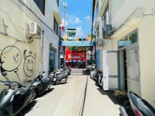 Nhà 2 tầng cũ,  hẻm ô tô quang trung  cách biển trần phú 450m. giá 9 tỷ