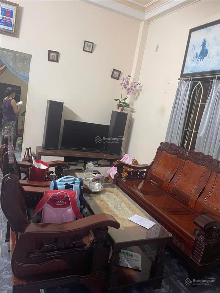 Nhà 2 tầng cũ,  hẻm ô tô quang trung  cách biển trần phú 450m. giá 9 tỷ