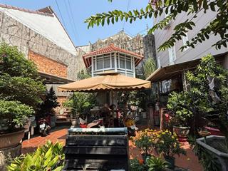 Siêu villa ( biệt thự vườn ) 3 tầng , hẻm ô tô nguyễn trãi  gần nhà thờ núi * giá 30 tỷ