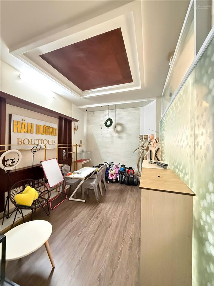 Siêu villa ( biệt thự vườn ) 3 tầng , hẻm ô tô nguyễn trãi  gần nhà thờ núi * giá 30 tỷ
