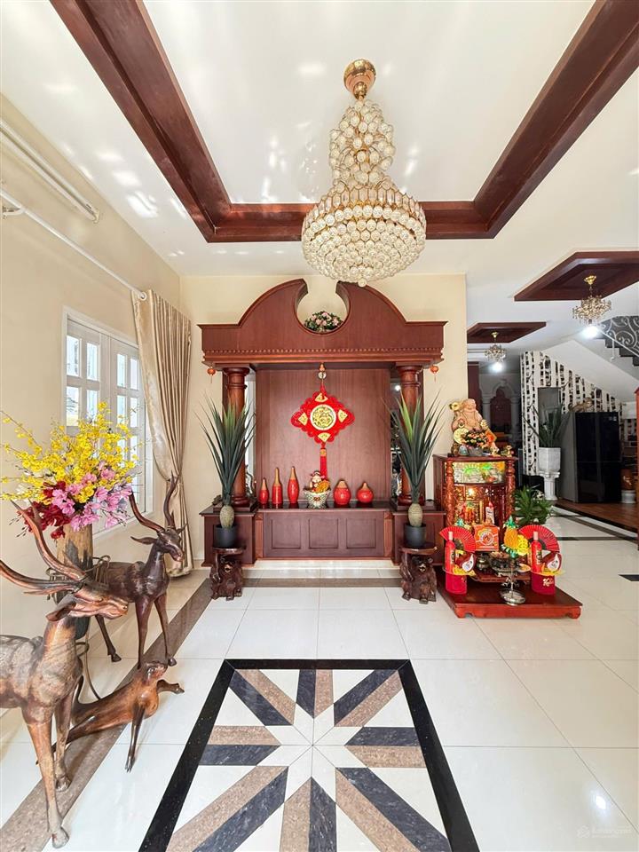 Siêu villa ( biệt thự vườn ) 3 tầng , hẻm ô tô nguyễn trãi  gần nhà thờ núi * giá 30 tỷ