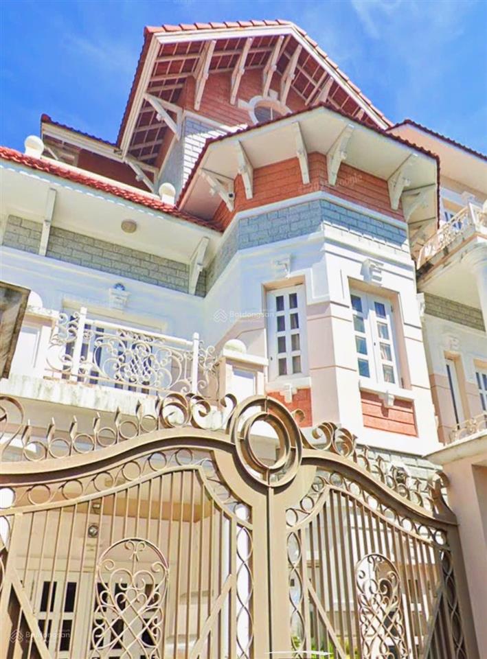 Đất vườn hẻm ô tô nguyễn trãi  gần nhà thờ núi * cách biển trần phú 700m. giá 10 tỷ.