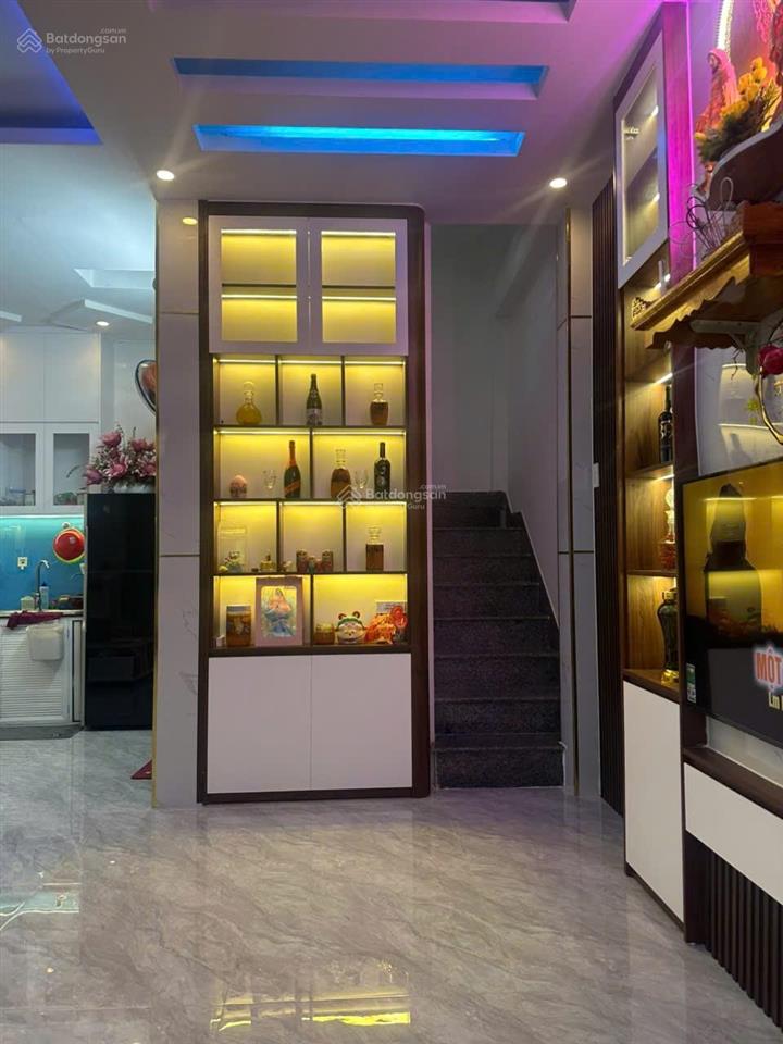 Nhà 4 tầng hùng vương  cách biển trần phú 300m [ hẻm xe máy ] giá 5,5 tỷ.
