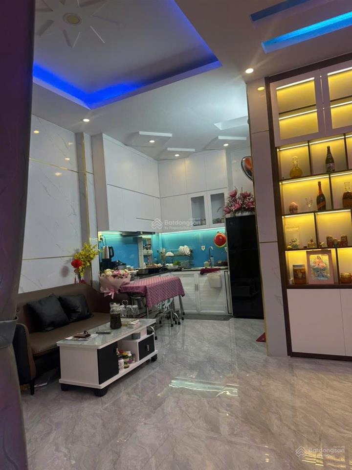 Nhà 4 tầng hùng vương  cách biển trần phú 300m [ hẻm xe máy ] giá 5,5 tỷ.