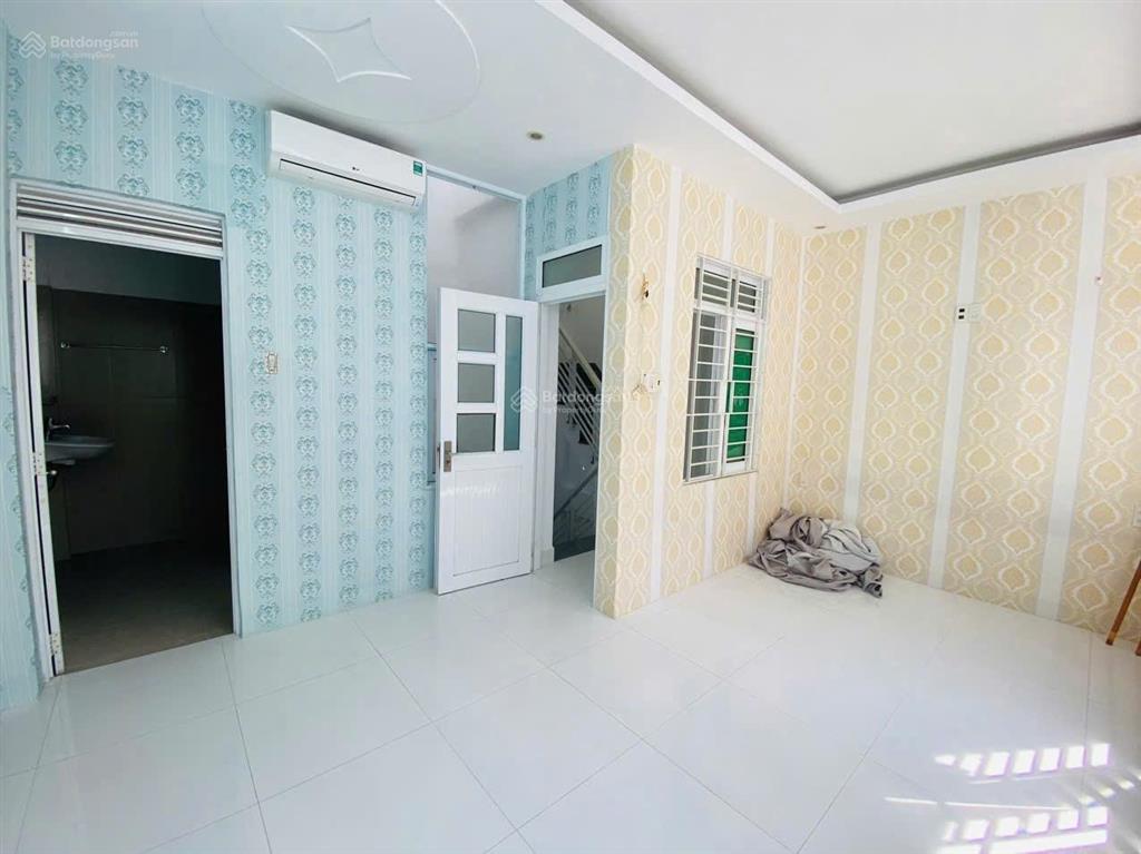 Nhà 4 tầng hùng vương  cách biển trần phú 300m [ hẻm xe máy ] giá 5,5 tỷ.