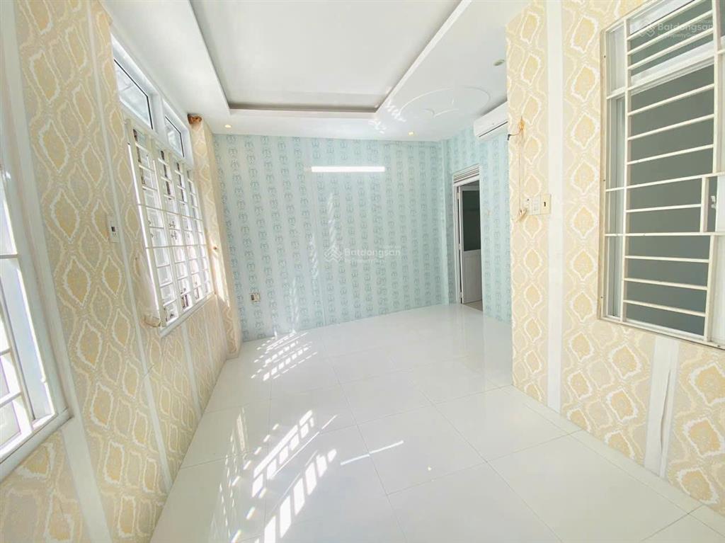 Nhà 4 tầng hùng vương  cách biển trần phú 300m [ hẻm xe máy ] giá 5,5 tỷ.