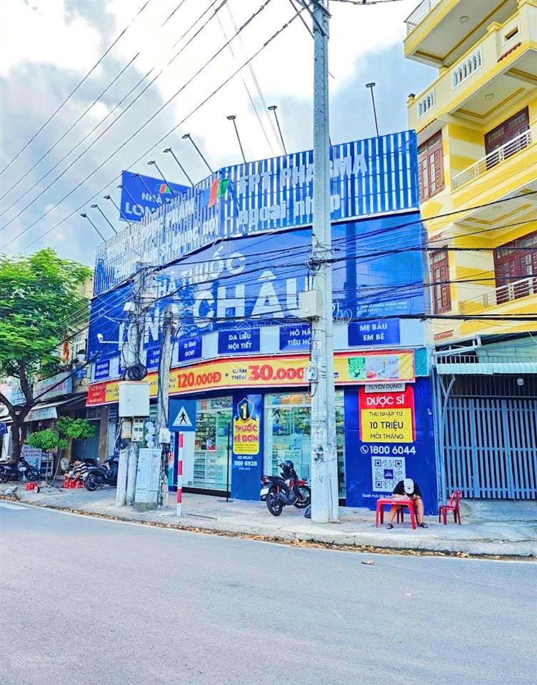 Góc 2 mặt tiền phạm văn đồng  ngang dài 13m  { sát góc đường thân nhân trung } giá 12 tỷ
