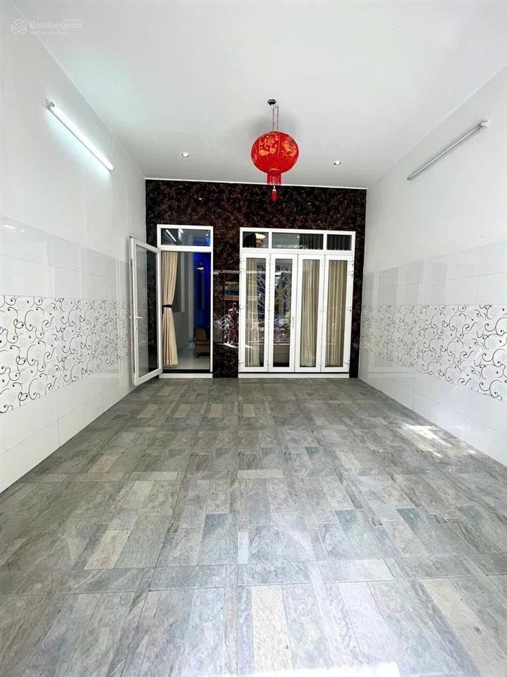Nhà 4 tầng nguyễn thị minh khai cách biển trần phú 600m  sẵn thang máy. giá 28 tỷ
