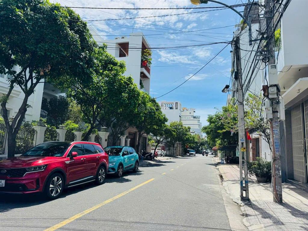 Lô mặt tiền đường mê linh  ngang 5,6m  sát phố hàn & tây, ra biển trần phú 500m. giá 16,5 tỷ