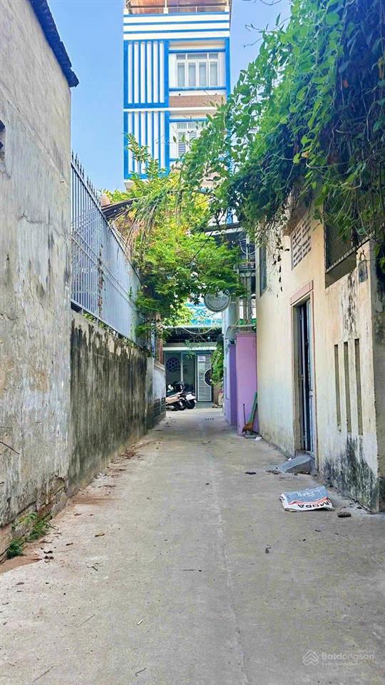 [ đất hẻm củ chi , khá gần biển , khu dân cư văn minh  ]  cách biển hòn chồng 300m. giá 3,560 tỷ
