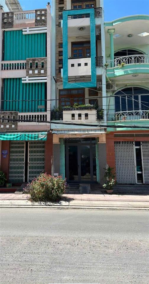 Nhà 4 tầng đường nguyễn bỉnh khiêm  phía sau giáp tỉnh ủy khánh hoà. giá 14,9 tỷ