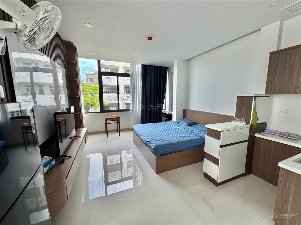 Nhà góc 2 mặt có 4 tầng, mặt tiền nguyễn đình chiểu, cách biển hòn chồng 300m. giá 14,9 tỷ