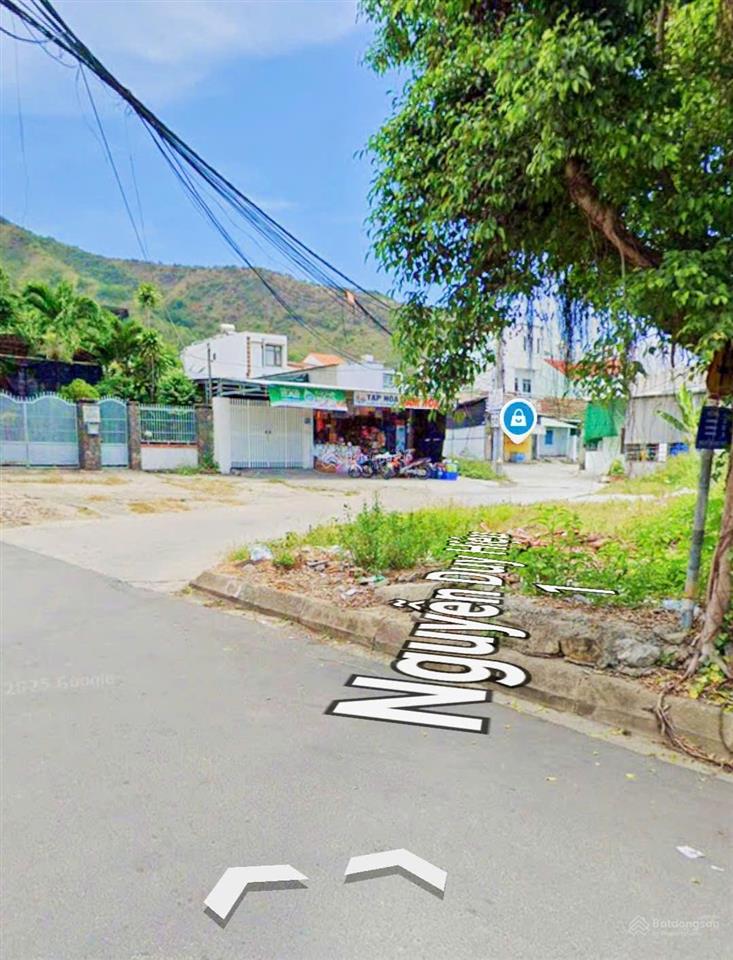 [ đường nguyễn duy hiệu 1  nhà 3 mặt tiền thoáng ] ô tô vi vu. giá  4,2 tỷ