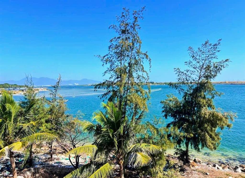Mảnh góc 3 mặt đường ô tô, phù hợp làm nhà vườn nghỉ dưỡng view vịnh cam ranh. giá 2,250 tỷ