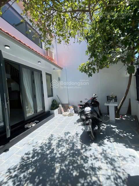 Nhà mới có gác lửng,  mặt tiền dương vân nga   ngang dài 5,6m * ô tô quay đầu. giá 4,5 tỷ
