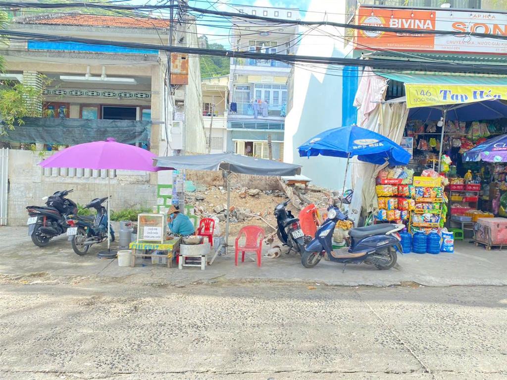 Đất 2 mặt tiền đường ngô đến  đối diện chợ sơn thủy ( diệp minh tuyền ) giá 4,6 tỷ