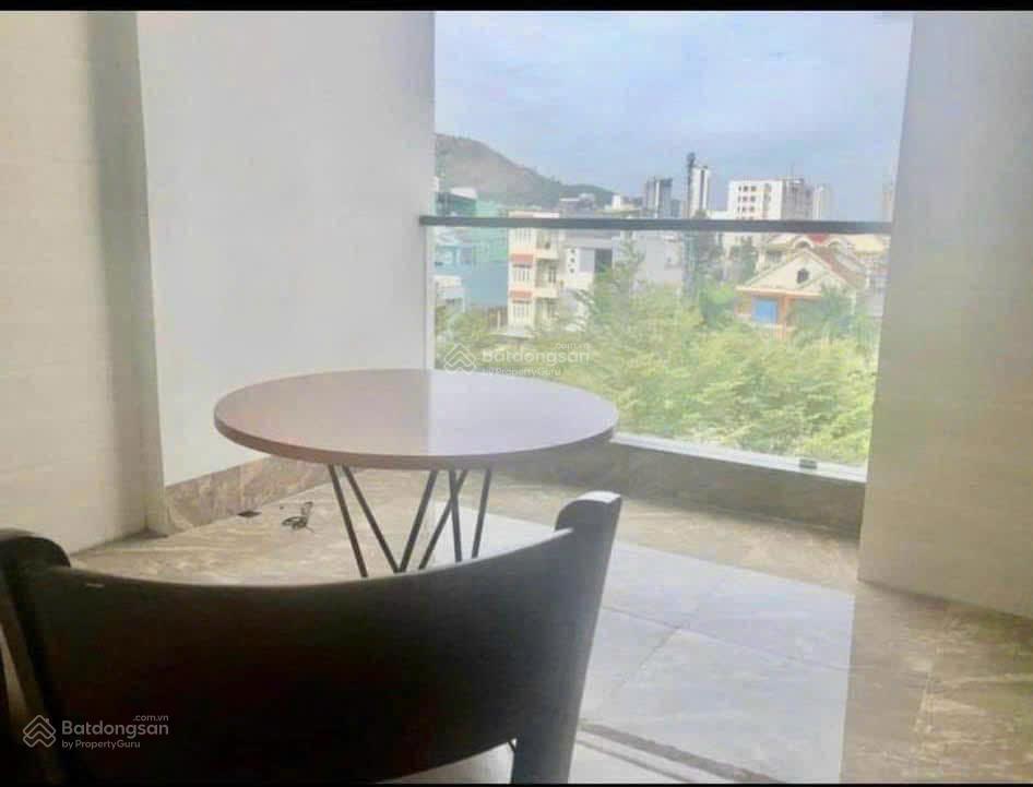 Bán toà cho thuê căn hộ, 4 tầng sát chung cư hoàng quân  mặt tiền đường d3. giá 9 tỷ