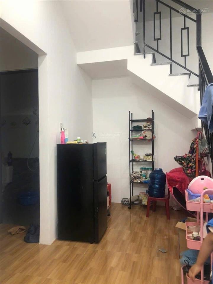 [ nhà 2 tầng mới hẻm phú đức  hẻm 2 xe máy ] đi ra biển hòn chồng 900m. giá  3,2 tỷ