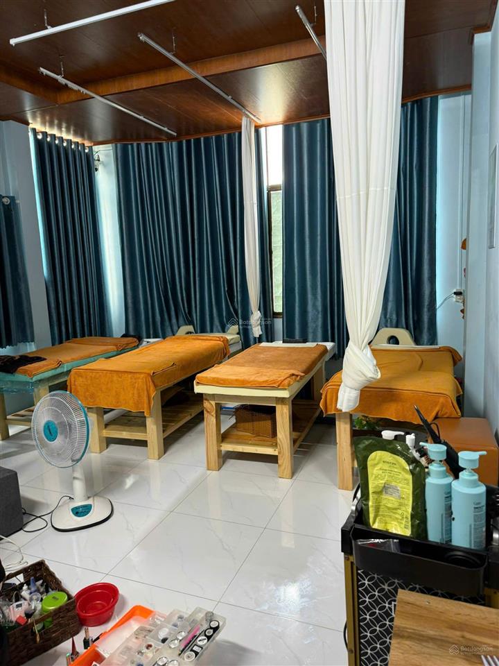 Nhà 2 tầng, mặt tiền đường nguyễn thiện thuật  ngang dài 9m ( vị trí siêu đẹp ). giá 23 tỷ