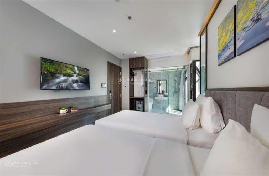 [ khách sạn 20 tầng , mặt tiền hồng bàng   sát đường nguyễn thị minh khai ] giá  130 tỷ