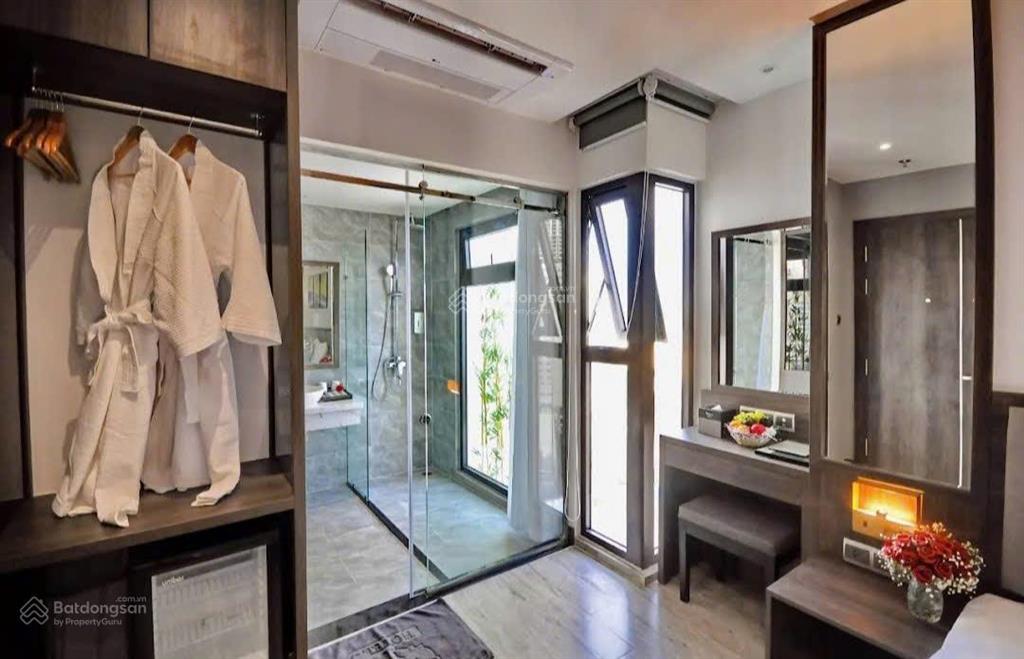 [ khách sạn 20 tầng , mặt tiền hồng bàng   sát đường nguyễn thị minh khai ] giá  130 tỷ