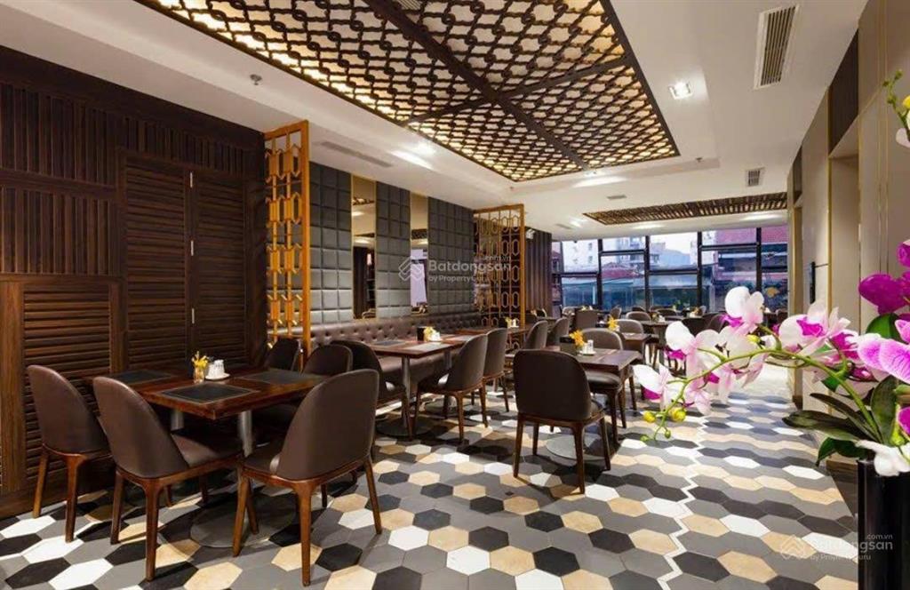 [ khách sạn 20 tầng , mặt tiền hồng bàng   sát đường nguyễn thị minh khai ] giá  130 tỷ
