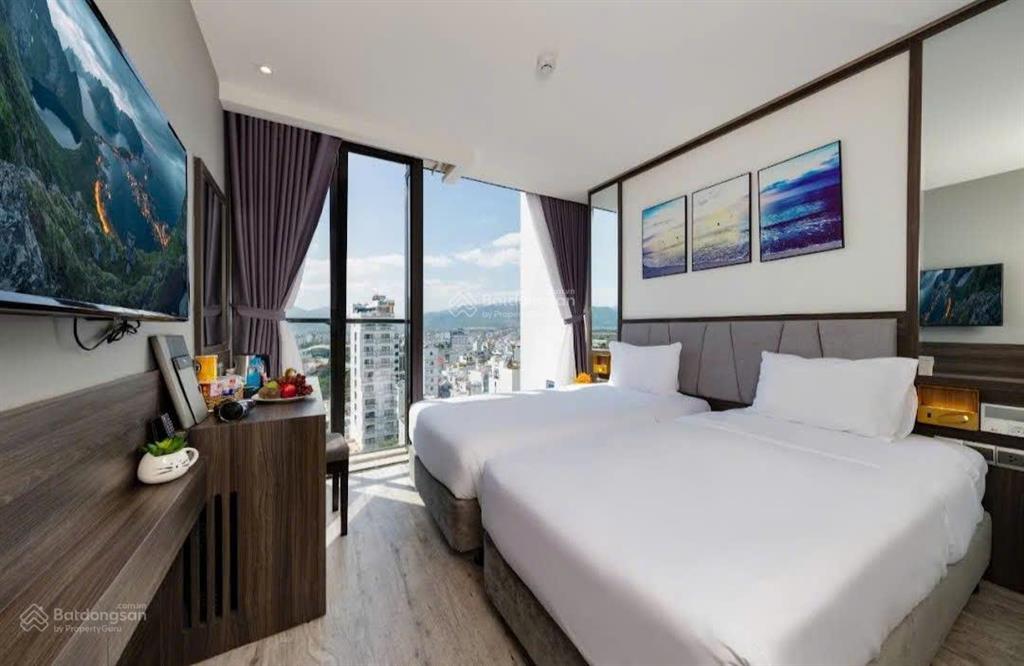 [ khách sạn 20 tầng , mặt tiền hồng bàng   sát đường nguyễn thị minh khai ] giá  130 tỷ