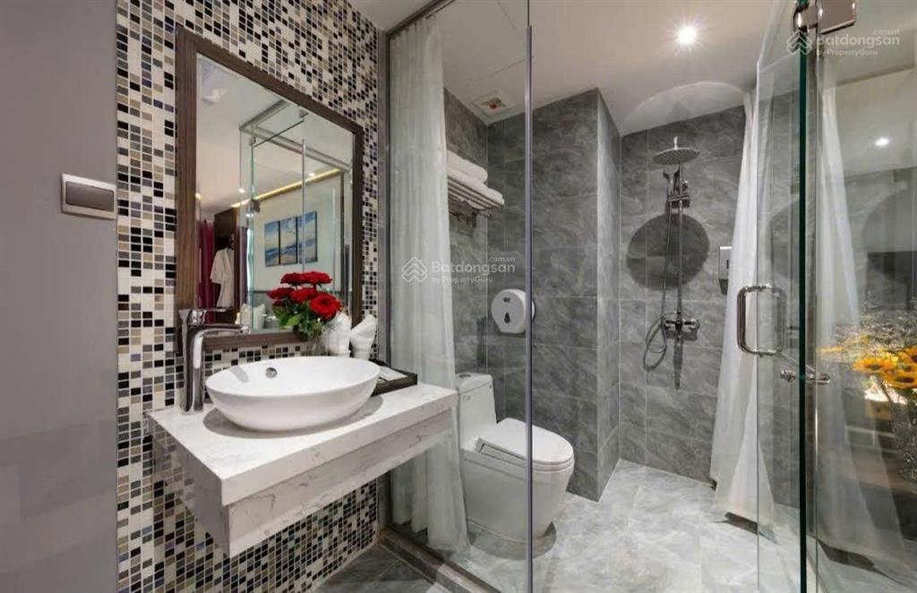 [ khách sạn 20 tầng , mặt tiền hồng bàng   sát đường nguyễn thị minh khai ] giá  130 tỷ