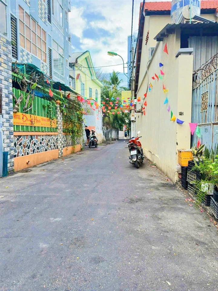 Mặt tiền đường nguyễn khánh toàn ngang 5m * cách biển hòn chồng 200m. giá 9,6 tỷ