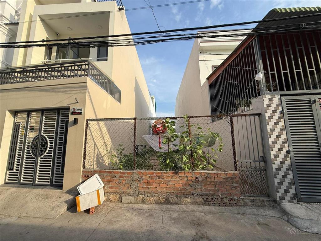 Đất hẻm đường nguyễn quyền  giáp trường ptth hermann gmeiner gần bến xe phía bắc. giá 4,4 tỷ.