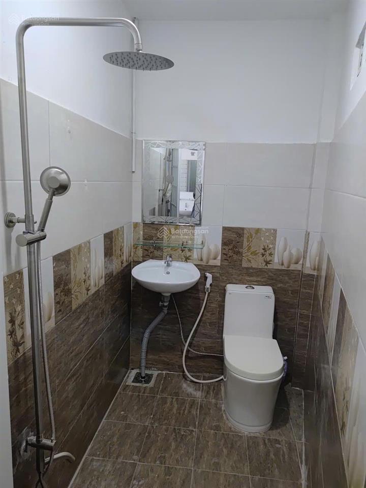 Nhà 2 tầng đường xe ba gác  đường mai xuân thưởng đi ra biển hòn chồng 750m. giá 3,4 tỷ