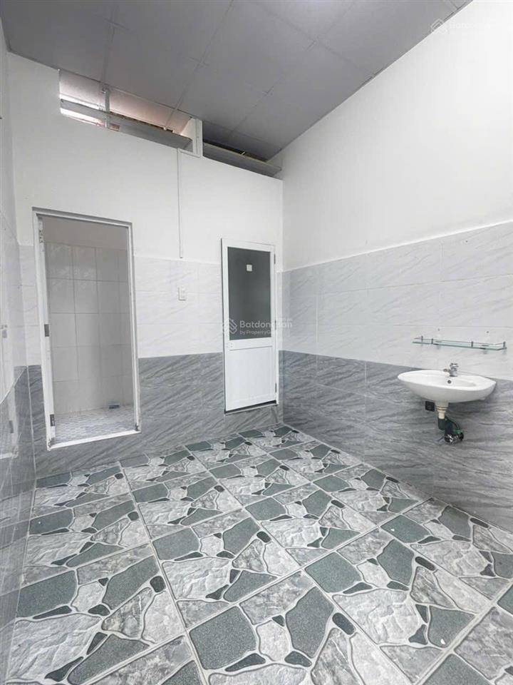 Nhà đường ô tô phú xương, ngang 6m (cách đường 2/4 180m) giá 4,6 tỷ