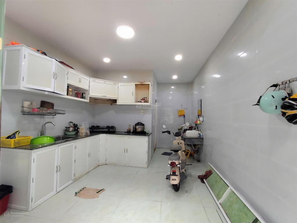 Nhà 2 tầng hẻm đô lương sát ngô gia tự. hẻm xe máy. giá 3,4 tỷ
