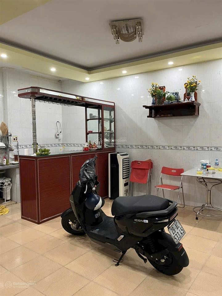 Nhà 2 tầng, hẻm hùng vương, cách biển trần phú 300m. giá 3,550 tỷ