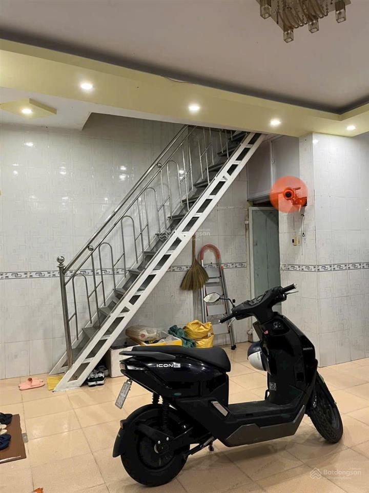 Nhà 2 tầng, hẻm hùng vương, cách biển trần phú 300m. giá 3,550 tỷ