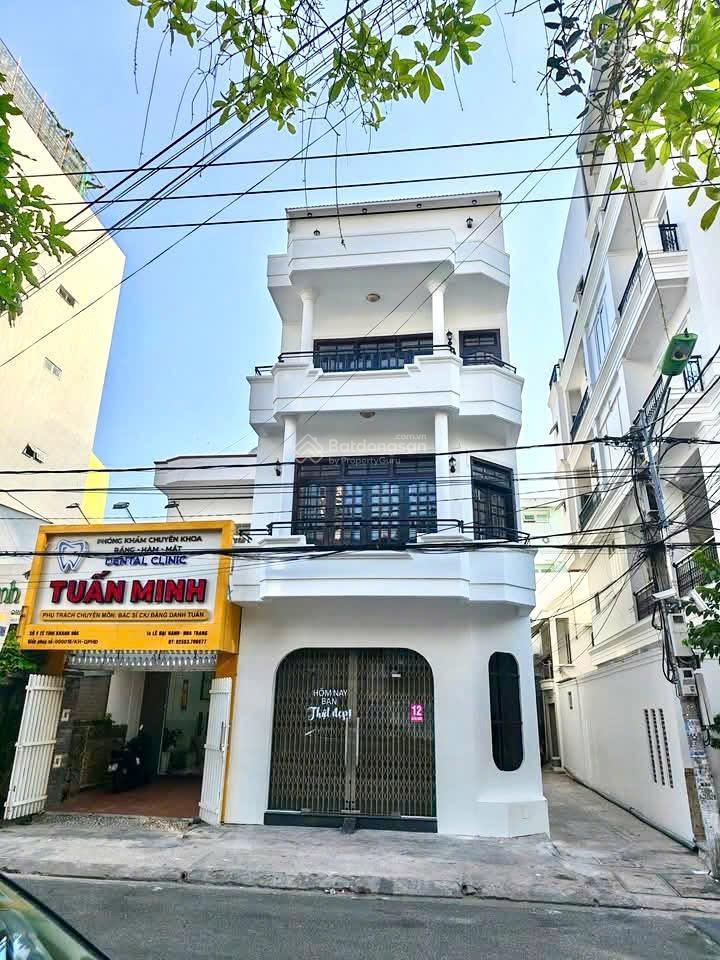 Nhà 4 tầng , góc 2 mặt tiền lê đại hành  vị trí đẹp & kinh doanh thuận lợi giá 19,3 tỷ