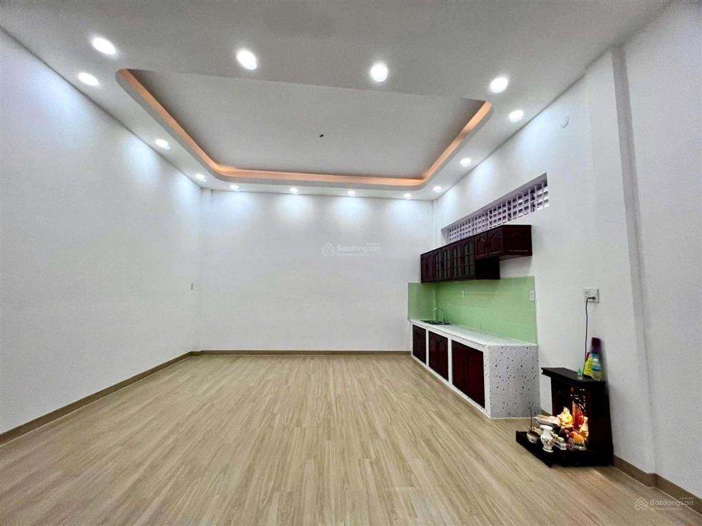 Nhà 4 tầng , góc 2 mặt tiền lê đại hành  vị trí đẹp & kinh doanh thuận lợi giá 19,3 tỷ