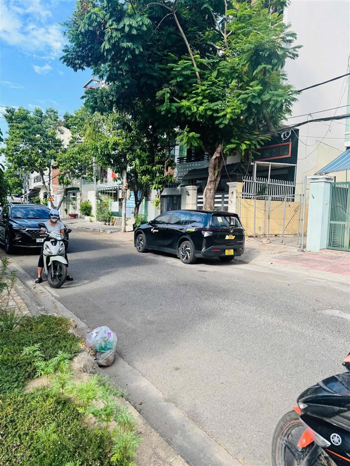 Mặt tiền đường chi lăng  vị trí kinh doanh, cách biển trần phú 1,3km. giá 6,350 tỷ