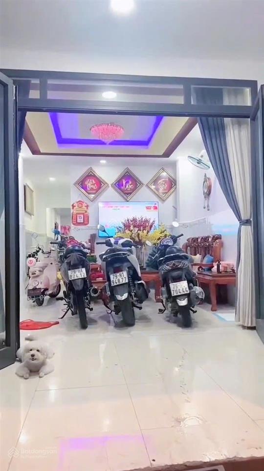 Nhà đường phạm tu  siêu xinh, giá đầu tư  ( hẻm ô tô thông ) giá  4 tỷ