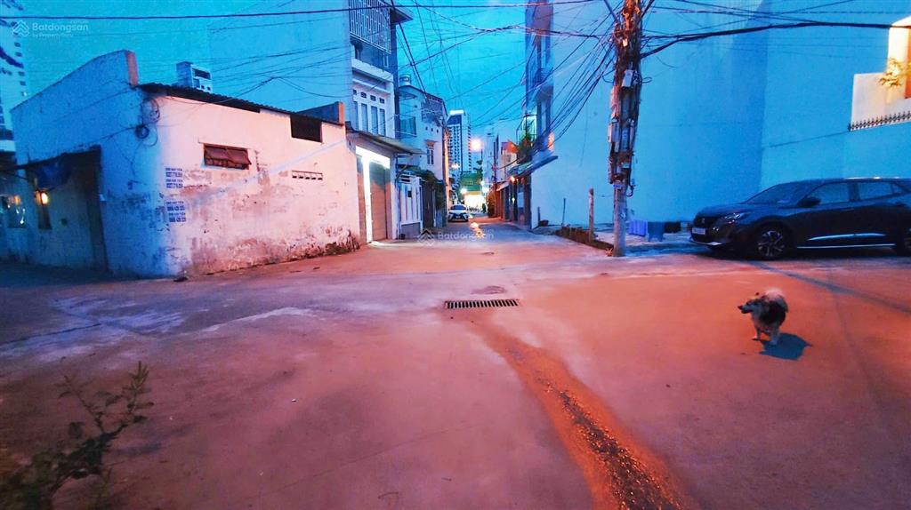Nhà góc 3 mặt tiền dương hiến quyền, sát chợ ba làng đi ra biển ba làng 100m. giá 16,8 tỷ