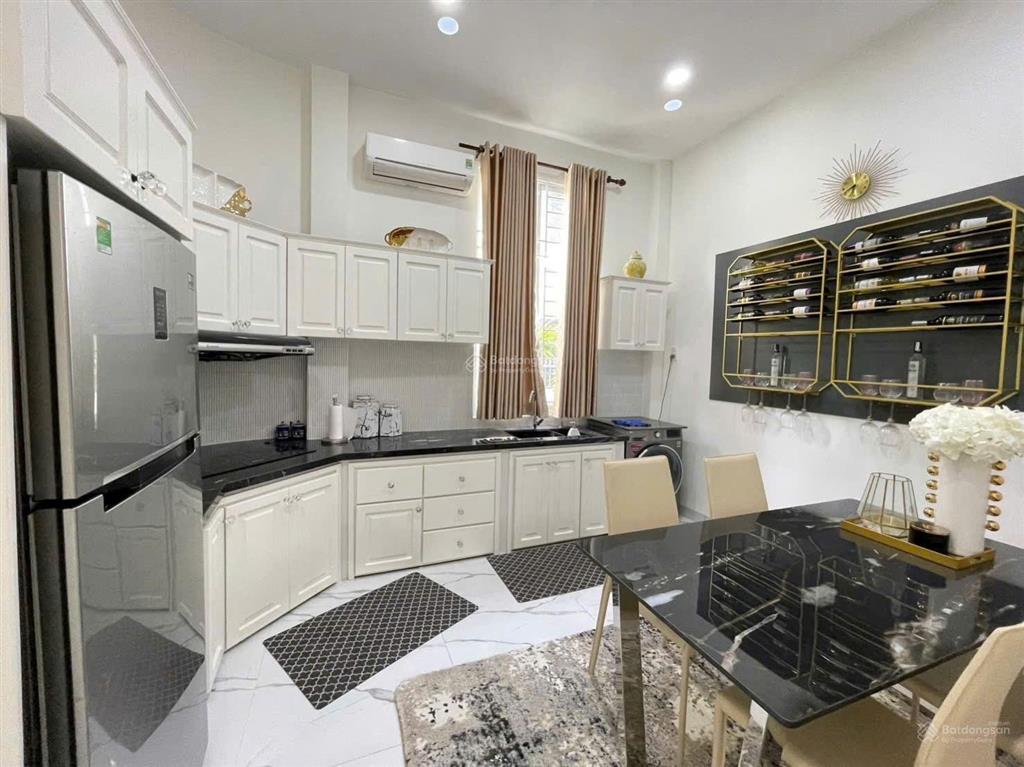 Góc 3 mặt tiền, nhà 3,5 tầng yersin, hẻm ô tô ra biển trần phú 5p đi xe giá 9,250 tỷ