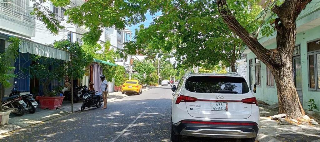 Nhà góc 2 mặt tiền phùng hưng giao đinh liệt  xây căn hộ y bài , giá 23 tỷ