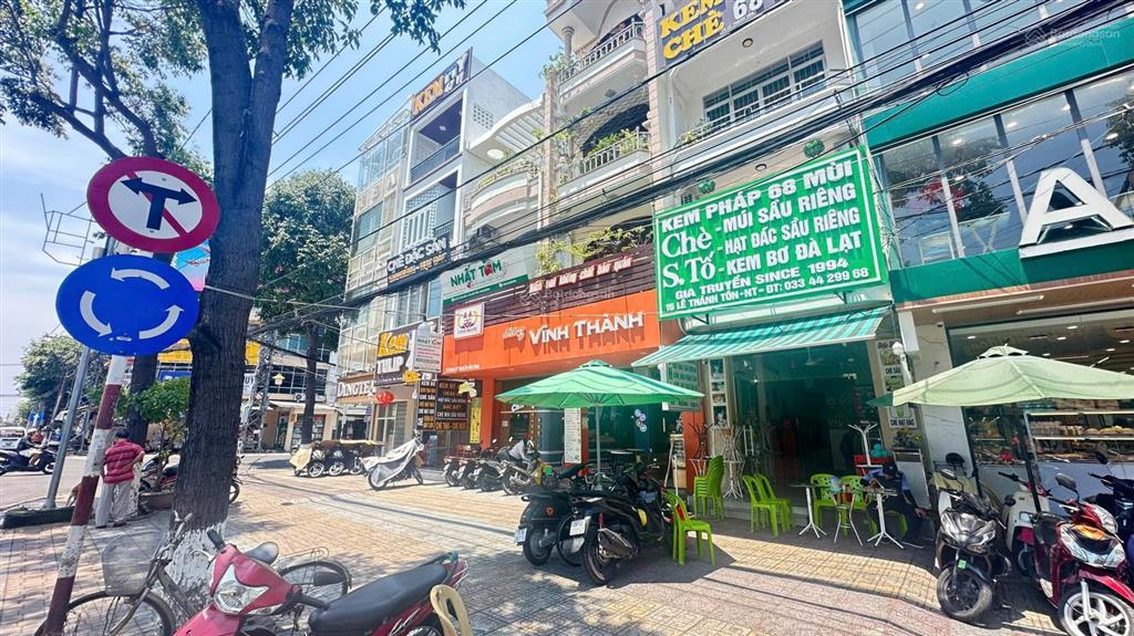 Nhà 4 tầng mặt tiền lê thánh tôn  ngang 7,7m (sát vòng xoay ngã 7). giá 65 tỷ