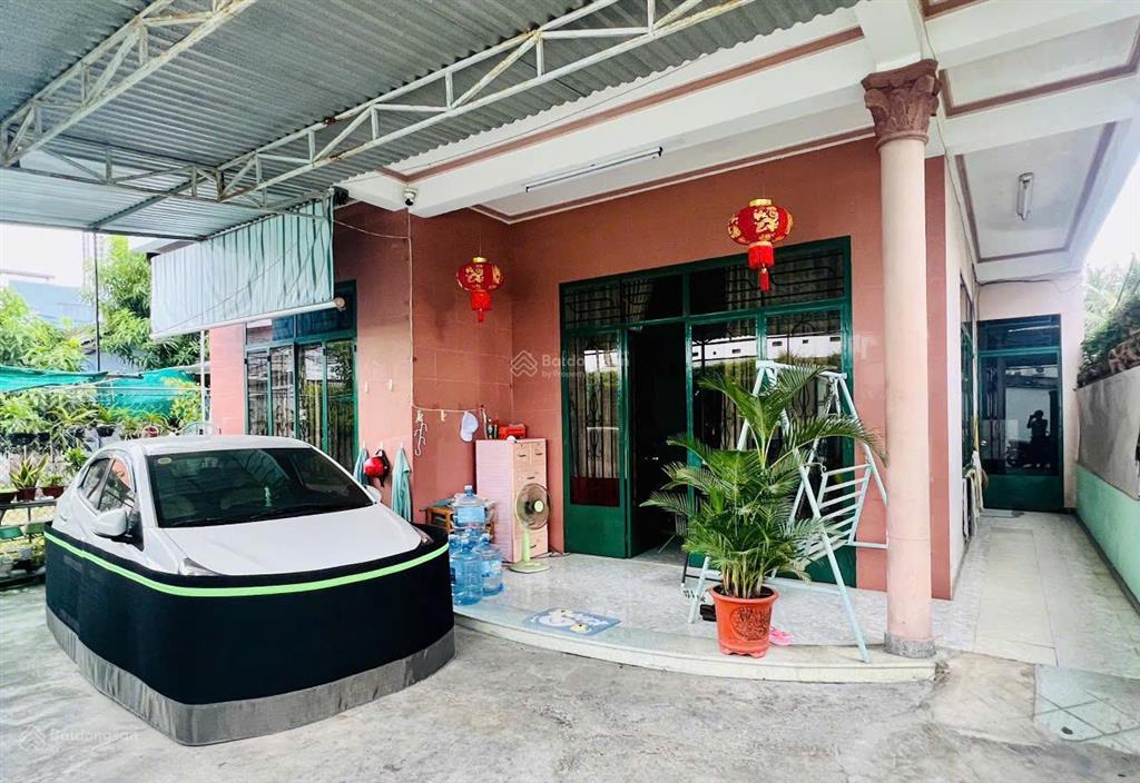Nhà 2 tầng đường nhà thờ & góc 2 mặt tiền, ngang 9,4m cách biển hòn chồng 350m. giá 18 tỷ