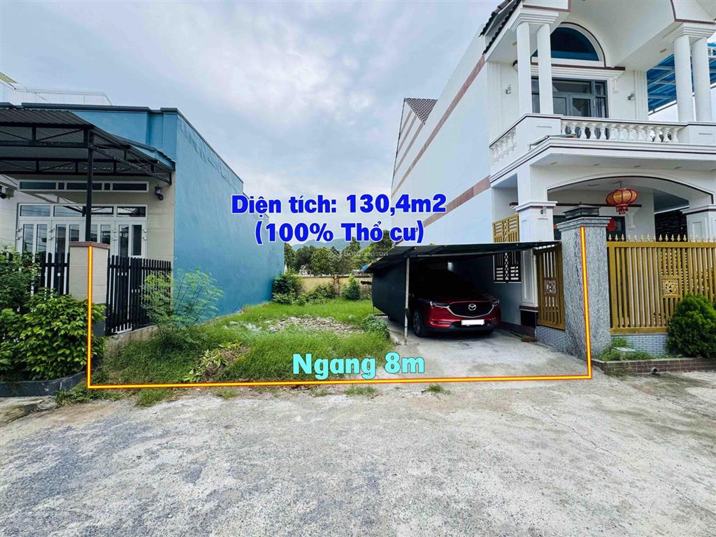 Đất sát quảng trường tp cam ranh  gần khu hành chính thành phố [ bên hông agribank ] giá 2,6 tỷ