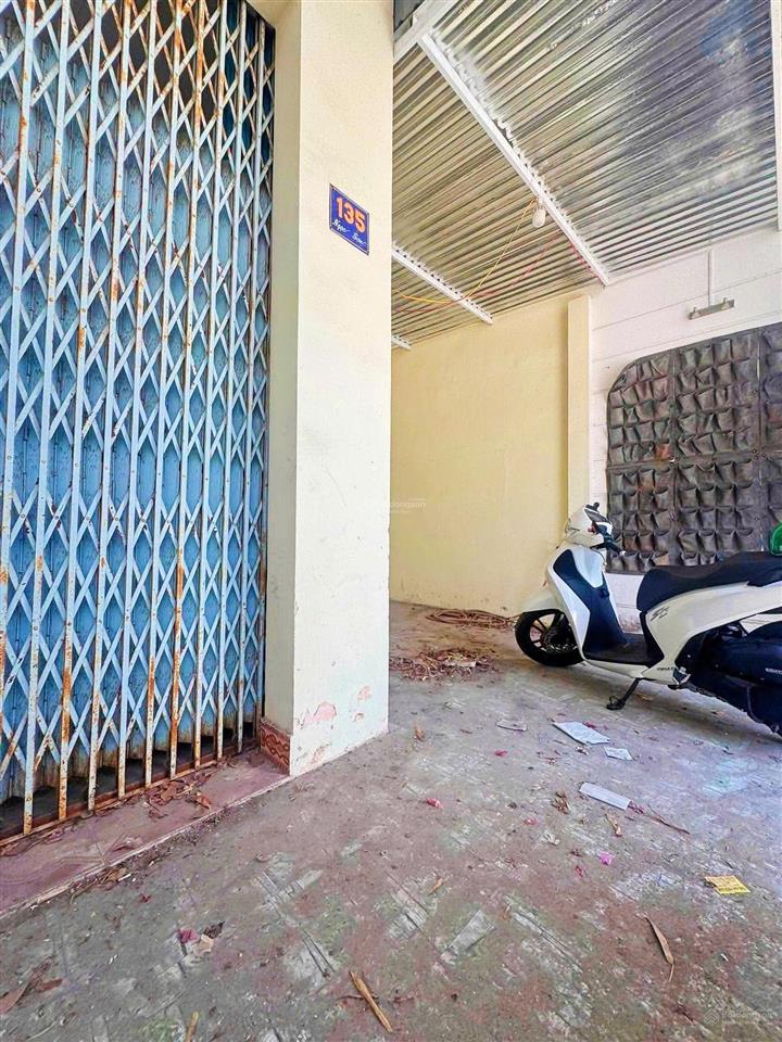 Nhà 2 tầng nguyễn văn đăng  ngang 8m sát đường ngô đến. giá 3,9 tỷ
